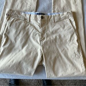 Tommy Hilfiger Men's Khaki/Tanish Chinos